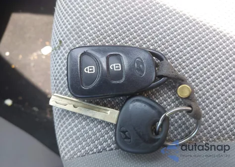 2013 Hyundai Accent Gs z USA, uszkodzony, nr VIN KMHCT5AE2DU084358